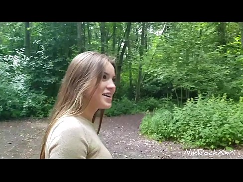 ❤️ Evelinari toki publiko batean izorratzen genuela proposatu nion! Baietz esan zuen. Orduan ipurdian izorratu eta ahoan esperma. Orduan bere burua haserretu zen. ❤️❌ Porno fb gugan